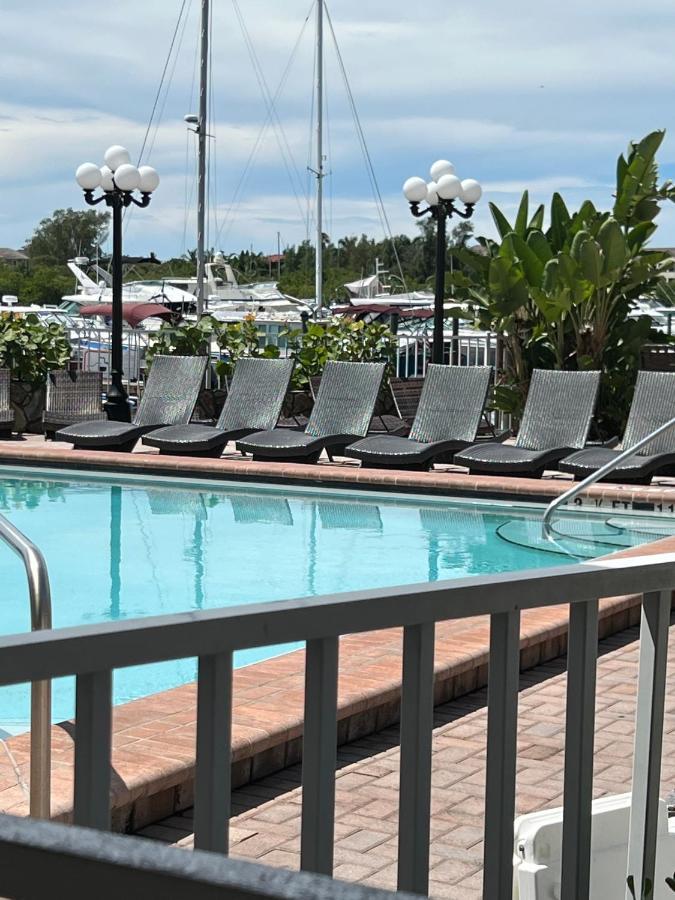 Marina Vibes - Sarasota Hotel Exterior photo