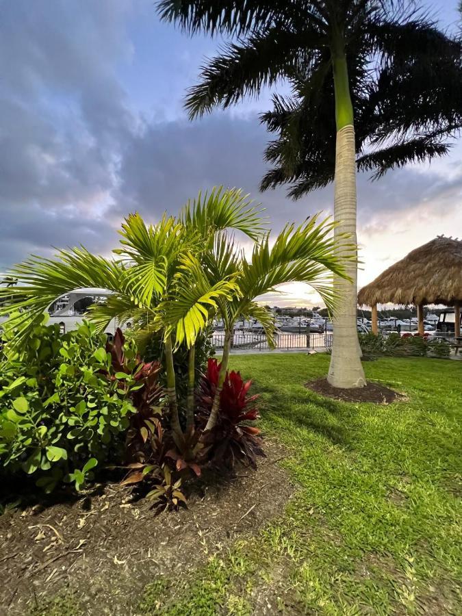 Marina Vibes - Sarasota Hotel Exterior photo