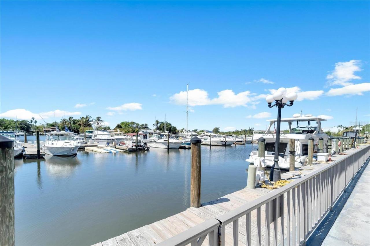 Marina Vibes - Sarasota Hotel Exterior photo