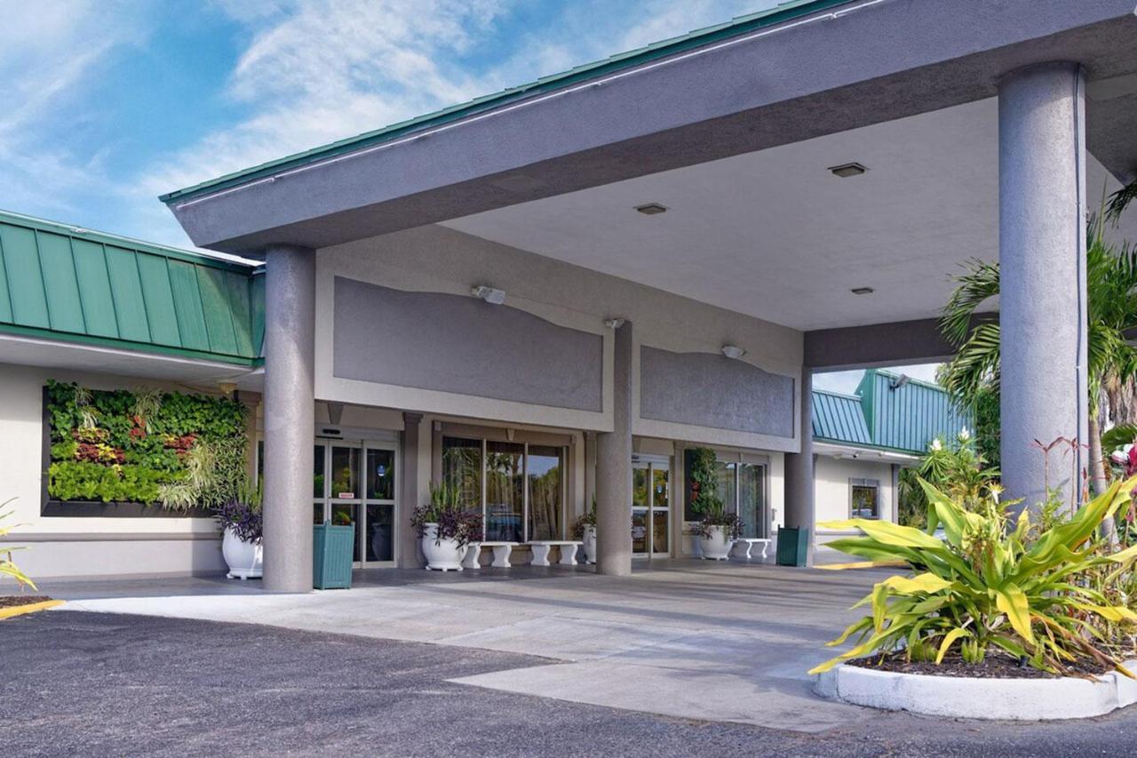 Marina Vibes - Sarasota Hotel Exterior photo